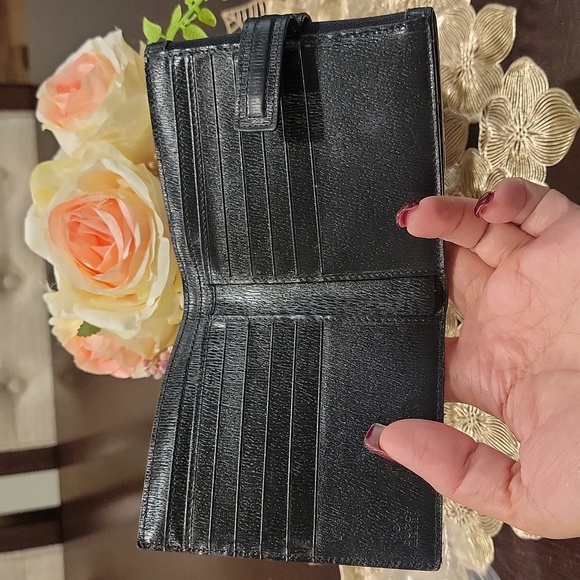 Authentic Gucci wallet - Picture 8 of 11
